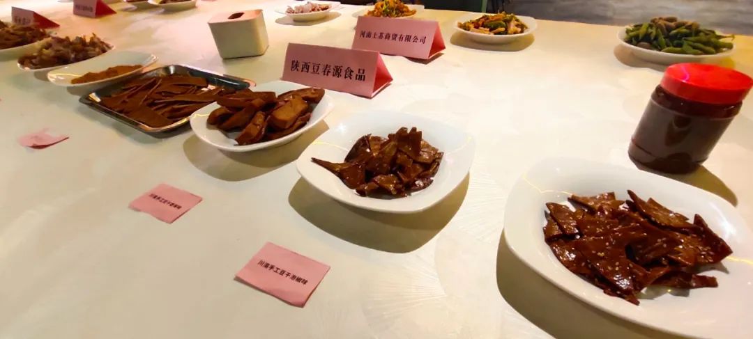 开创食材品控新模式 莲菜网卤味选品会于张大炮自助烤全羊举办(图3) 图片