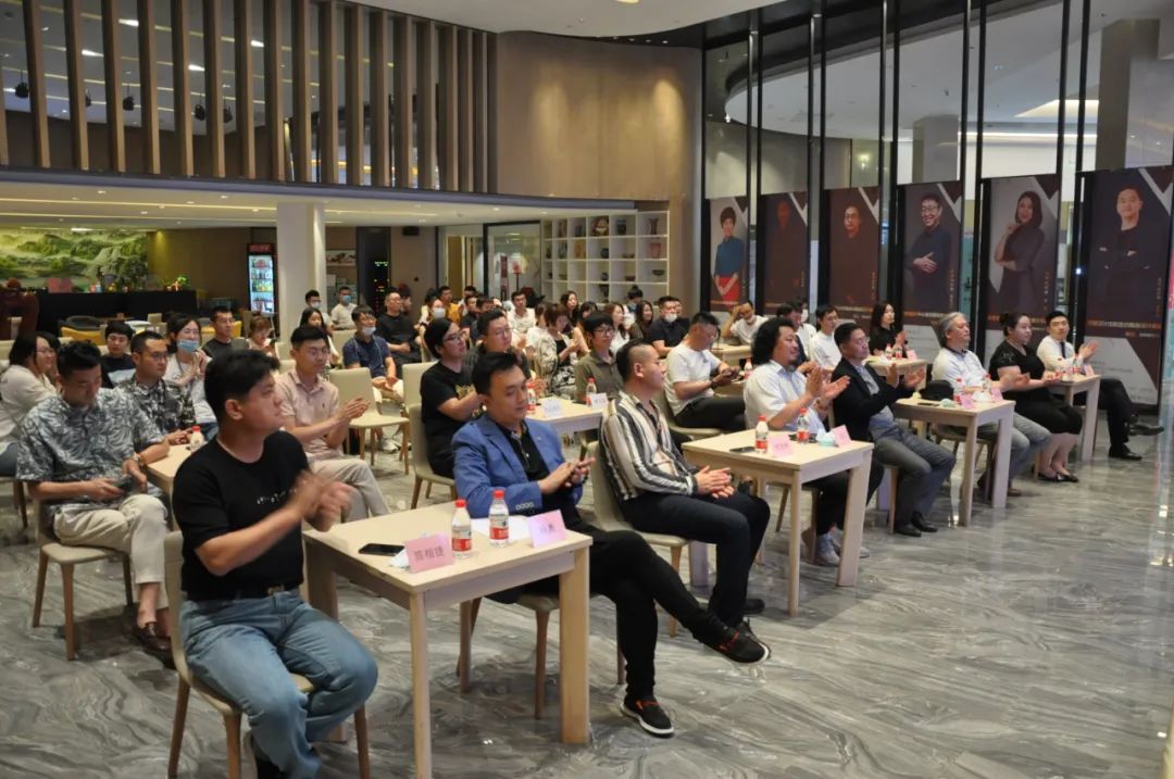 2020第四届创新中国空间设计艺术大赛正式起航——大连赛区组委会新闻发布会暨眼界空间与躺平设计家、工业大学签约授牌仪式(图3) 大连怡昕装饰怎么样_大连怡居装饰_大连装饰