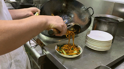 离开上海的“上海粗炒”,成了神一样的存在(图5) 上海粗炒面谁家最好_上海粗炒面煮多久_上海粗炒面