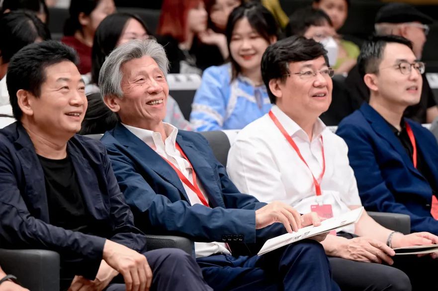 首届中央美术学院数字影像艺术节举办(图11) 北京歌华传媒是国企吗_北广传媒歌华_北京歌华传媒集团官网