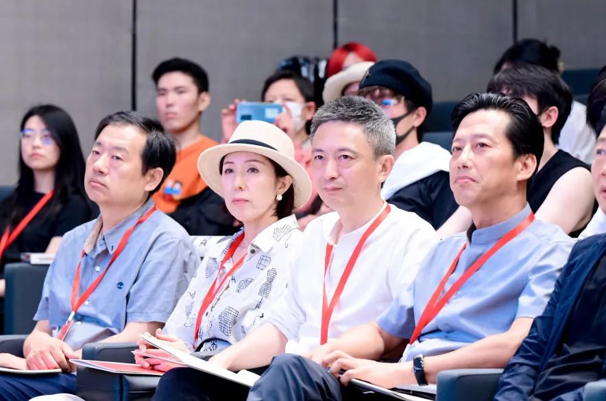 首届中央美术学院数字影像艺术节举办(图12) 北广传媒歌华_北京歌华传媒是国企吗_北京歌华传媒集团官网