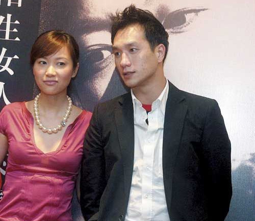 成龙生日徐静蕾范冰冰_成龙徐静蕾车震_成龙徐静蕾车吻