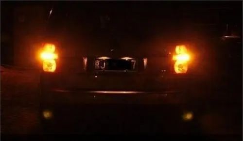 驾驶机动车高速行驶中出现转向失控时驾驶人要如何处置-有驾