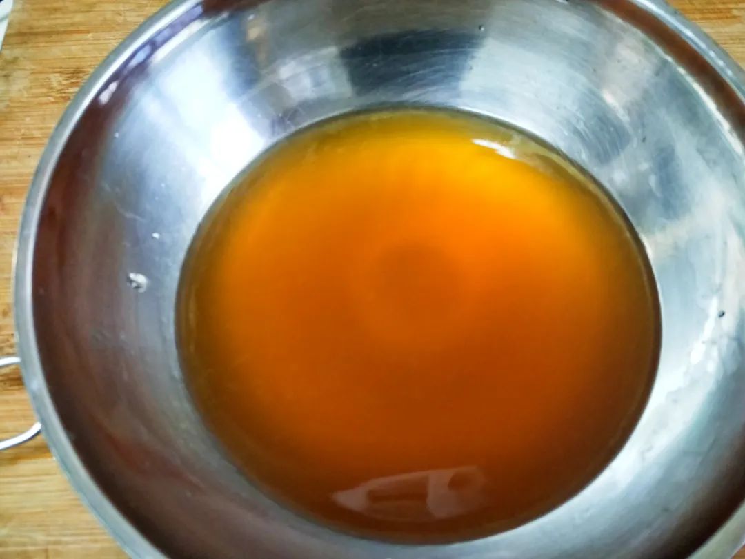 做卤味很简单,老师傅教你用电饭煲做卤菜,软烂入味百吃不厌,做法方便又省事!(图3) 鸡翅卤法_卤味鸡翅怎么做_鸡翅卤菜怎么做