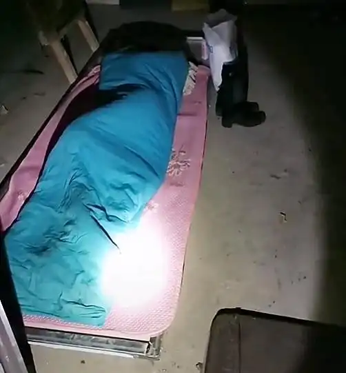 北京北漂地下室生活_北漂族地下室生活_北漂住地下室纪录片