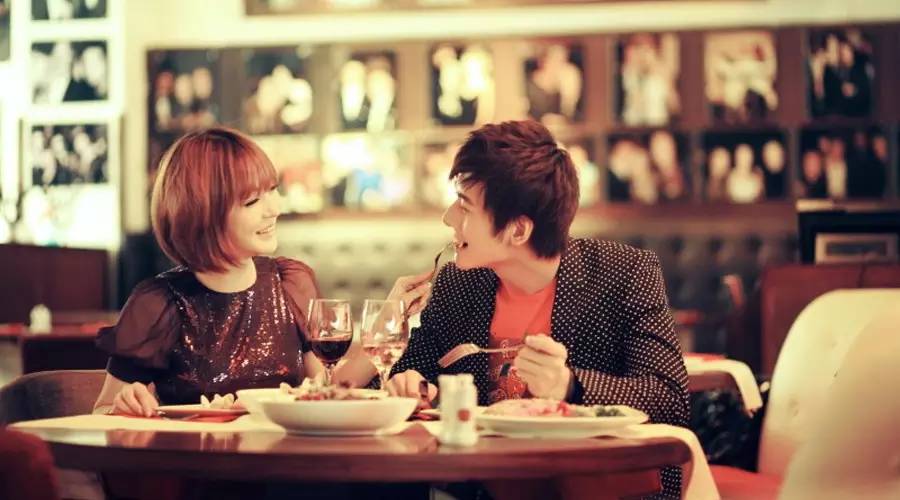 吃货雷达|约会这么吃就对了!狠稳准三步拿下你的TA~(图1) 帕尔玛火腿意面_火腿意面帕尔玛好吃吗_意大利帕尔玛火腿吃法