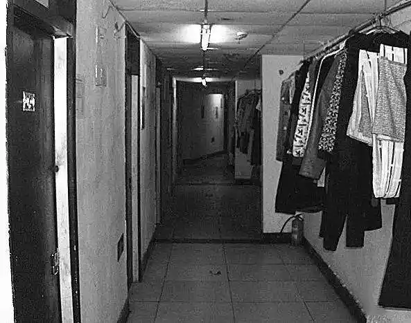 北漂族地下室生活_北漂住地下室纪录片_北京北漂地下室生活