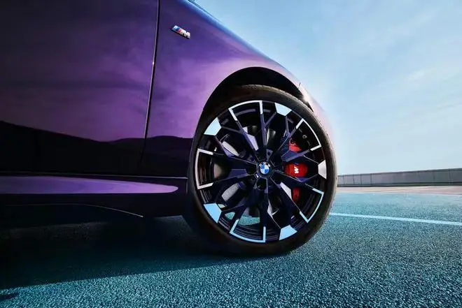 BMW2系四门轿跑车正式上市动感与豪华并存(图5) 大众一门四座什么车_大众四门跑车_大众四门四座是什么车