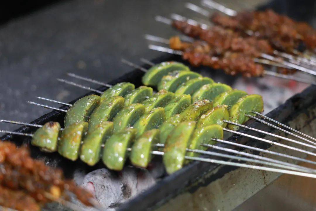 东北烧烤谁是第一?鹤岗小串有话要说!(图14) 宵夜美食段子_段子美食宵夜文案_美食宵夜文案