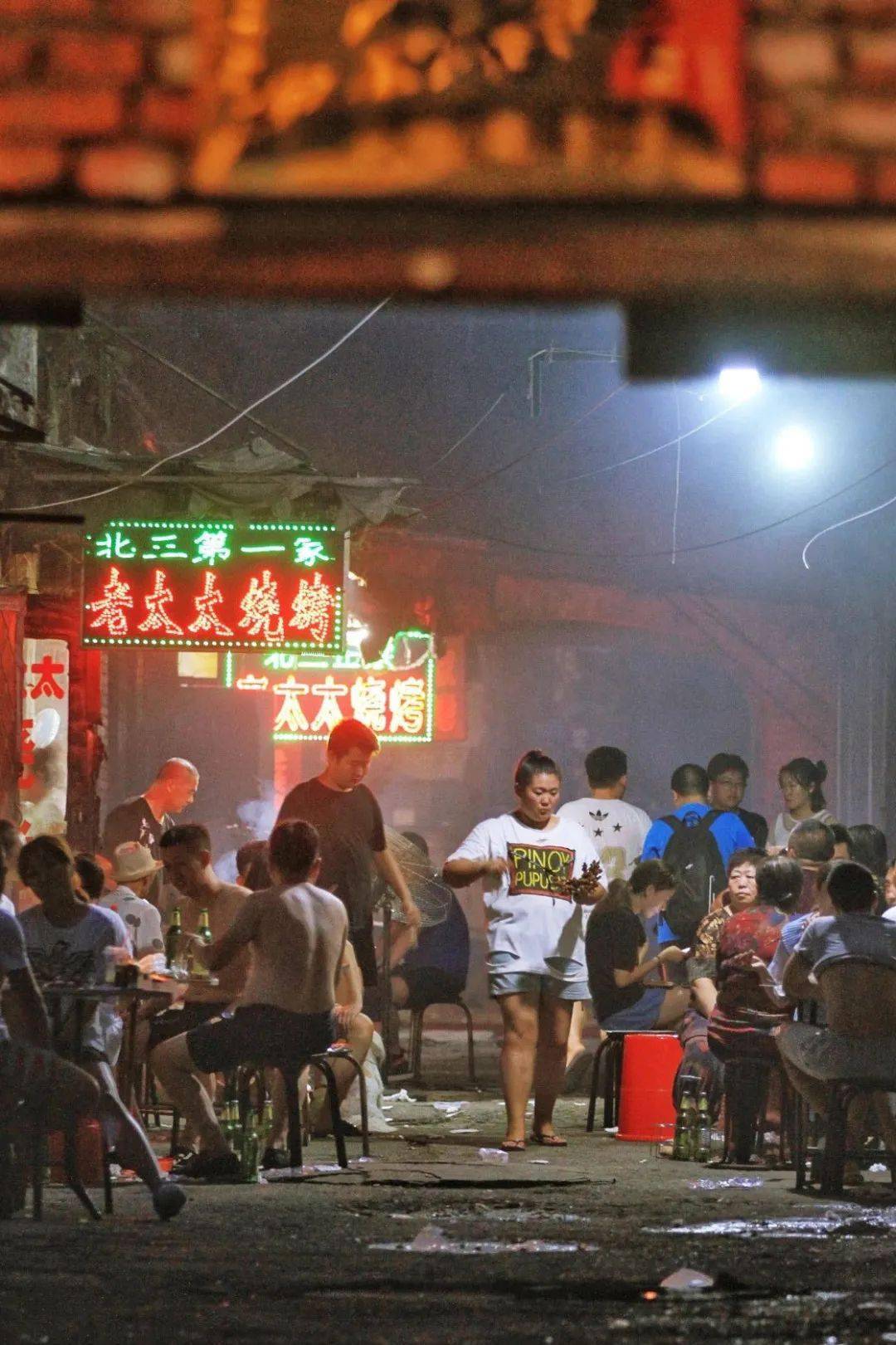 东北烧烤谁是第一?鹤岗小串有话要说!(图16) 段子美食宵夜文案_宵夜美食段子_美食宵夜文案