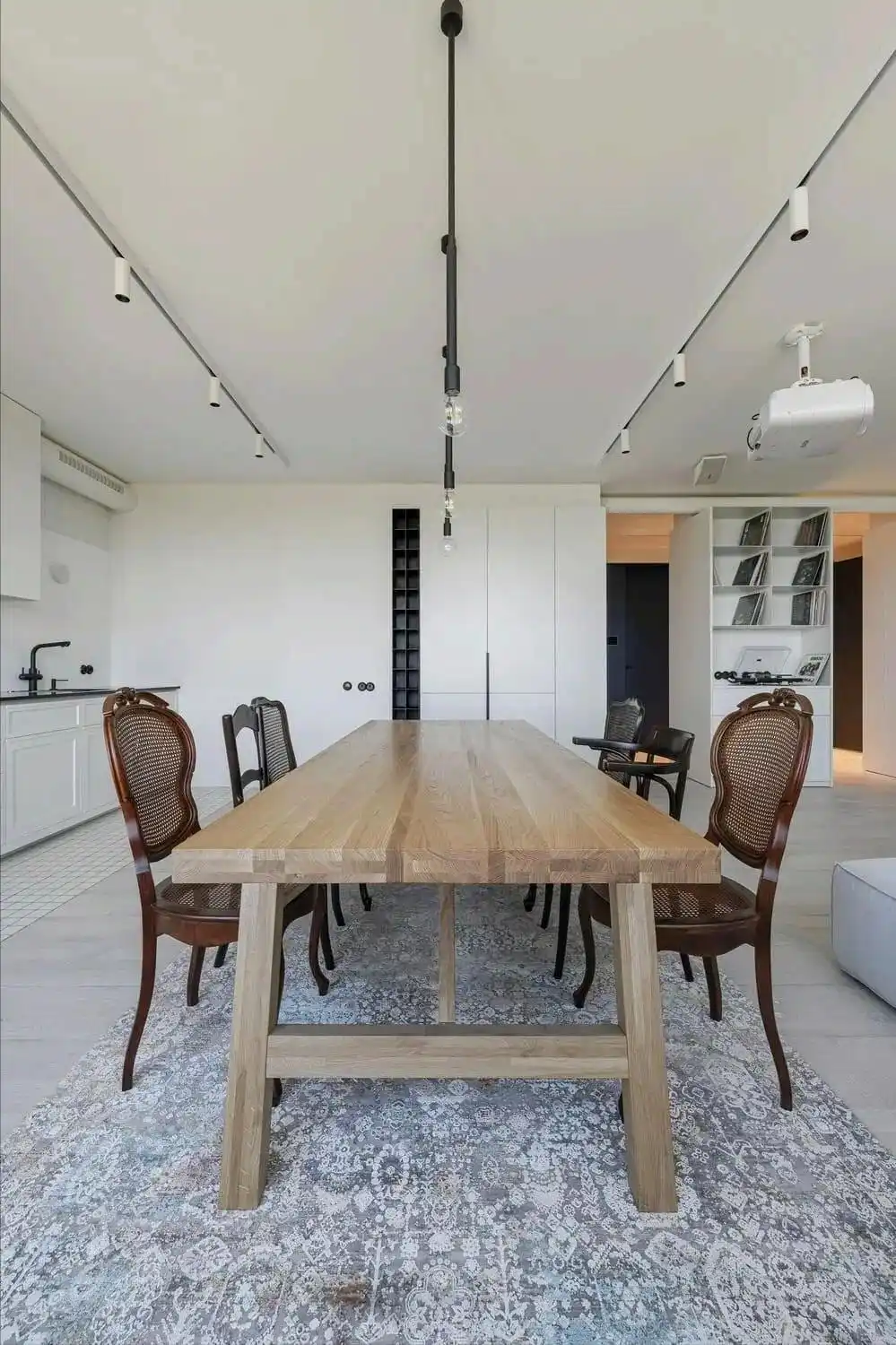 120㎡手枪式户型大揭秘!这样改造衣帽间,太实用了(图3) 手枪式户型楼房_手枪式户型楼房_手枪式户型楼房