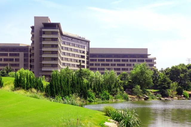 私藏1800亩高尔夫球场的“深氧酒店”来了,堪称魔都的洗肺圣地!(图8) 图片