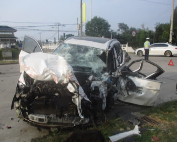 镇江交警发布全市道路交通事故十大典型案例(图2) 镇江交警发布全市道路交通事故十大典型案例3.jpg