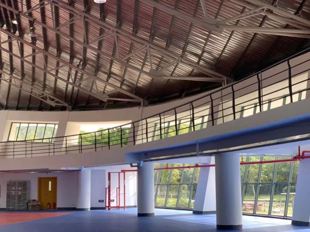 运动木地板翻新_地板翻新木运动板好吗_运动木地板翻新施工