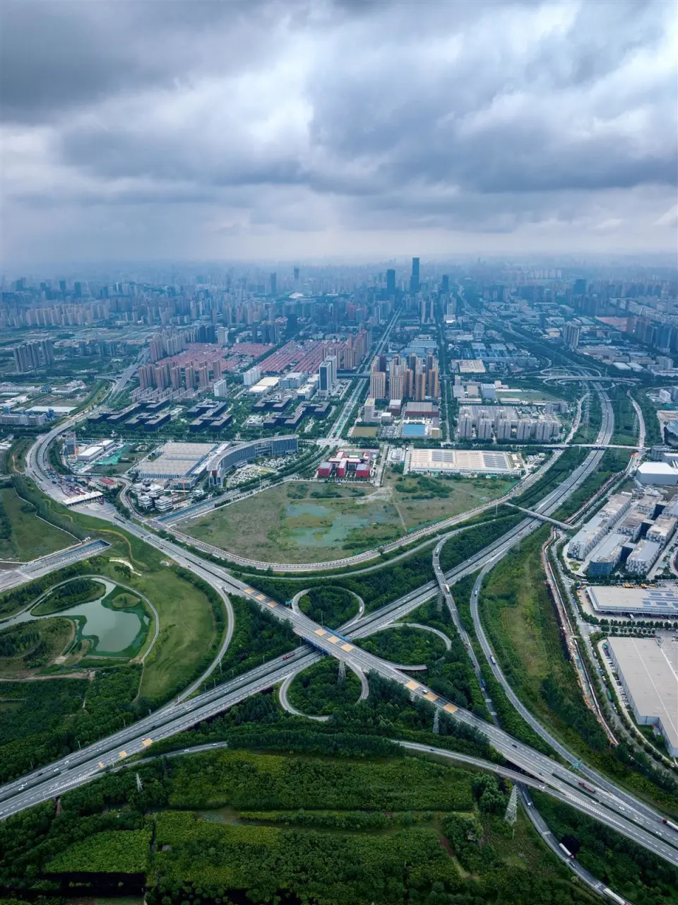 西安获批国家“双中心”一年,科技创新成为经济发展强引擎(图1) 图片