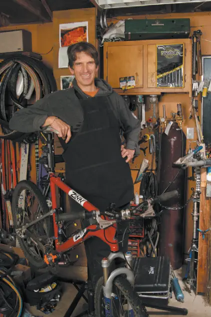 公路自行车修理_自行车公路修车视频_公路自行车修车