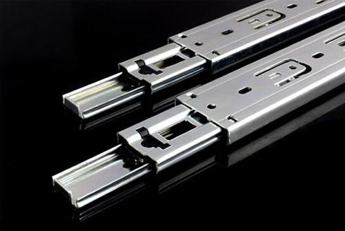 抽屉滑轨的尺寸一般是多少(图1) 橱柜抽屉滑轨买什么尺寸的_抽屉橱柜尺寸买滑轨可以吗_抽屉橱柜尺寸买滑轨还是滑轨