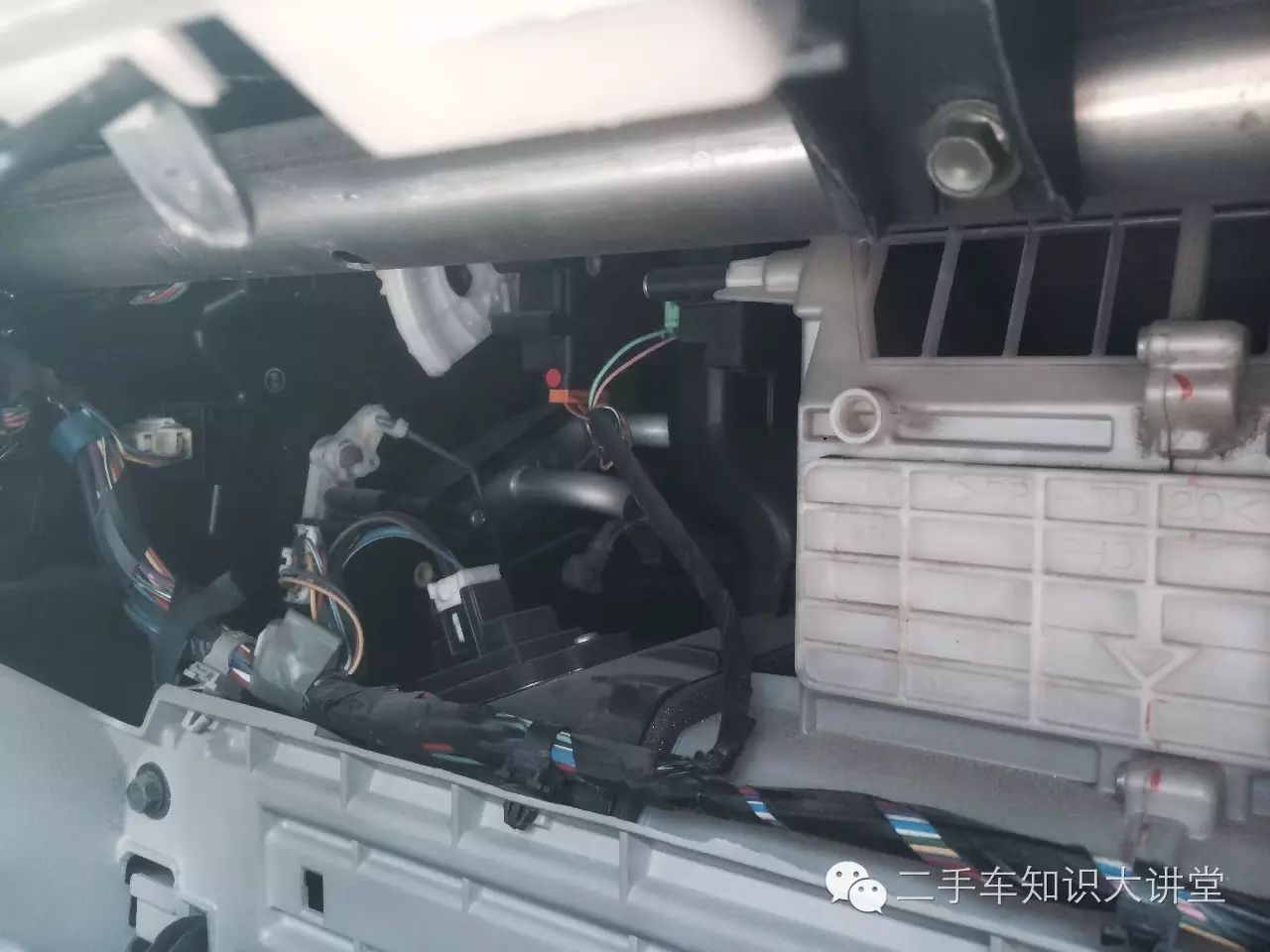 这台车曾经撞过,为什么买家还深爱不已?超级冷门车型马六wagon全面鉴定!(图32) 一体车手开马六多少钱_一体车手开马六怎么样_马六手自一体车怎么开