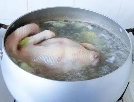 正宗的白切鸡做法_正宗做法白切鸡图片_大厨教你做白切鸡