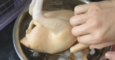 正宗的白切鸡做法_大厨教你做白切鸡_正宗做法白切鸡怎么做