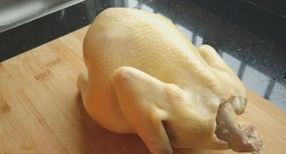 大厨教你做白切鸡_正宗的白切鸡做法_正宗做法白切鸡怎么做