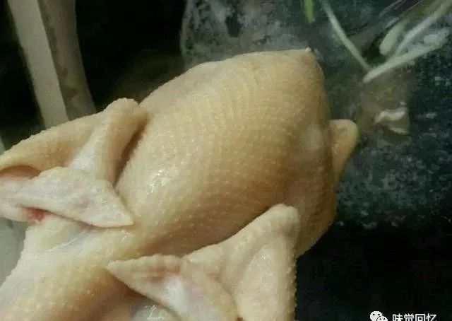 正宗做法白切鸡怎么做_正宗的白切鸡做法_白切鸡的步骤