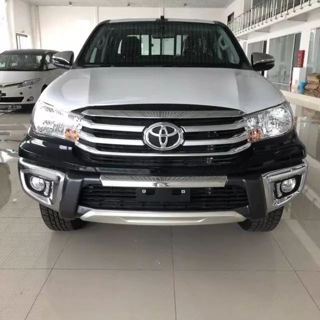 买越野车别总盯着山猫和普拉多,看这纯进口,20多万就能买海拉克斯(图7) 皮卡车彩条贴花照片_皮卡车车身彩条_车身卡车皮彩条怎么安装