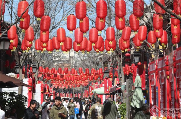 昆明老街新春庙会_昆明鲜花年货市场_昆明大观楼夜景收费吗