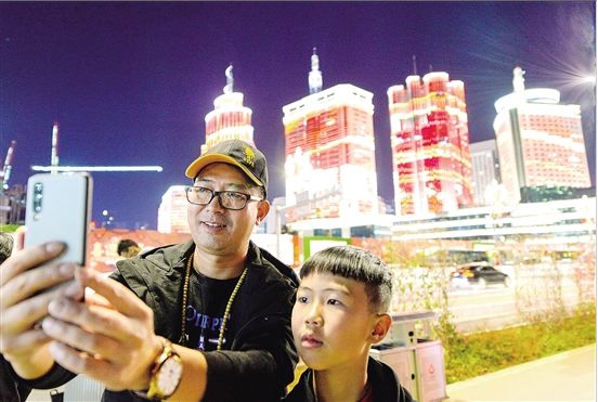 昆明大观楼夜景收费吗_昆明老街新春庙会_昆明鲜花年货市场