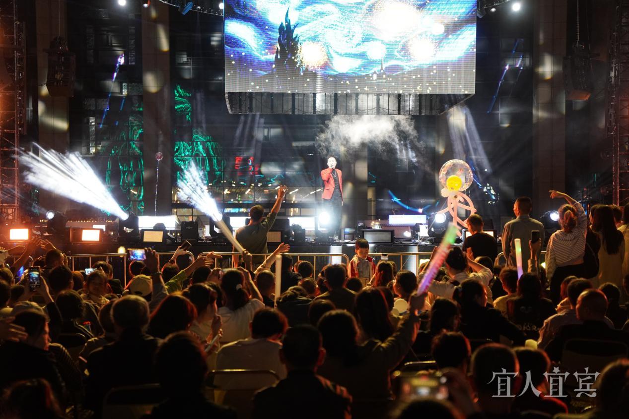 宜宾东楼杜甫宴饮_昆明大观楼夜景收费吗_大观楼重建历史