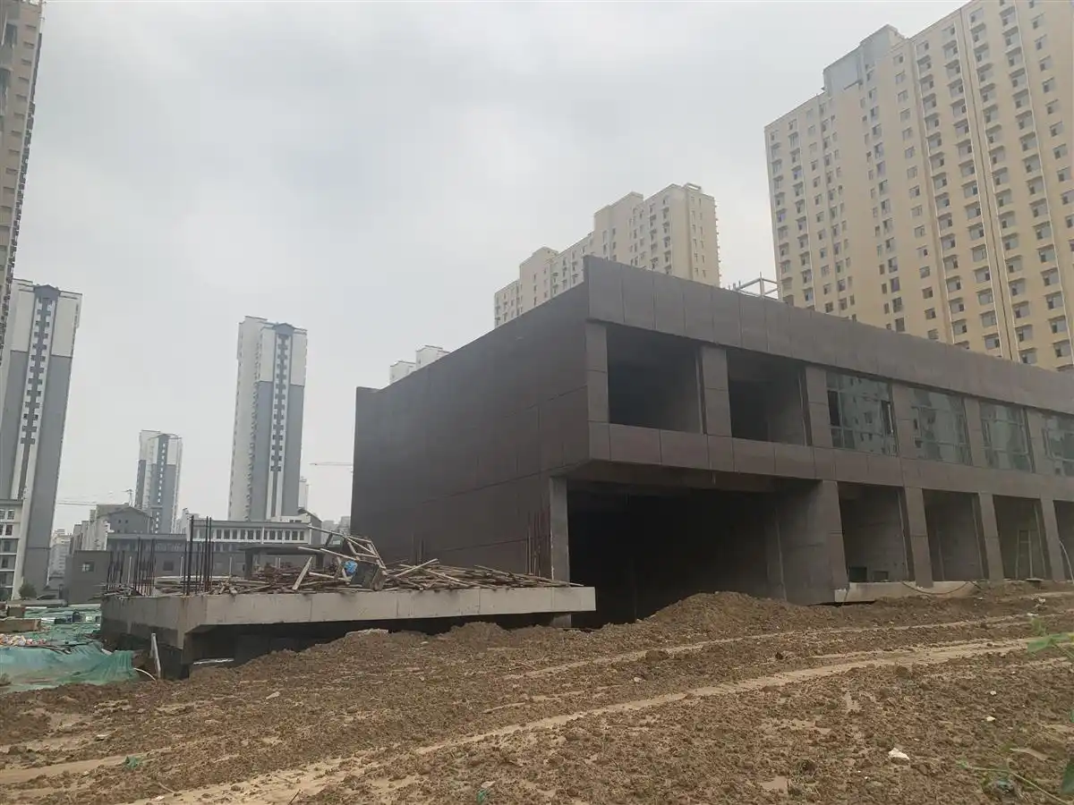 河北邯郸一楼盘迟迟交房近三年,数百业主叫苦,当地成立专班督办(图2) 海乐东方小区延期交房维权_邯郸永年区新房交付问题_永泰日出东方推迟交房