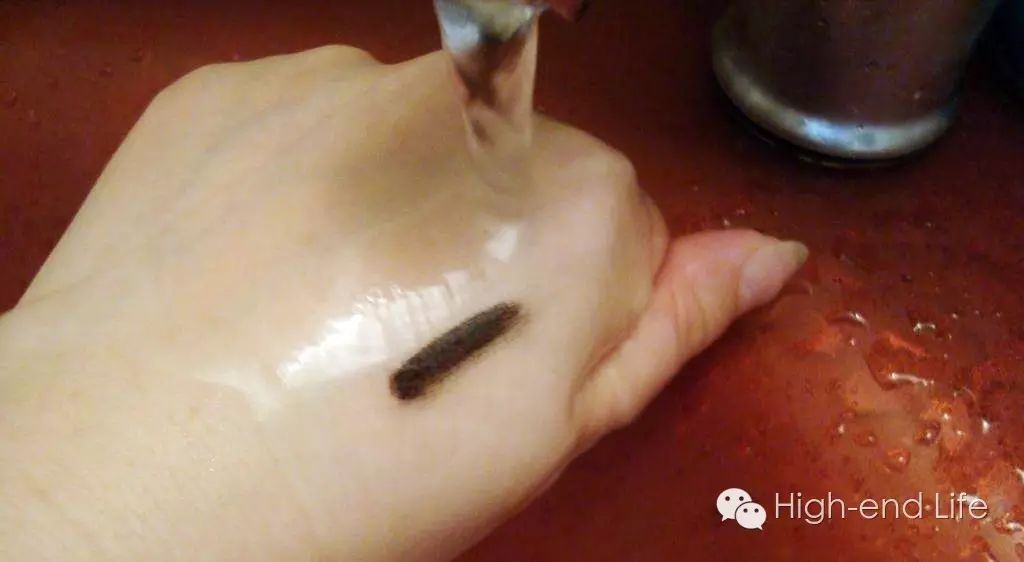 阿玛尼柔亮自然粉底液怎么样_SK-II神仙水使用感受_平价彩妆代替贵妇彩妆