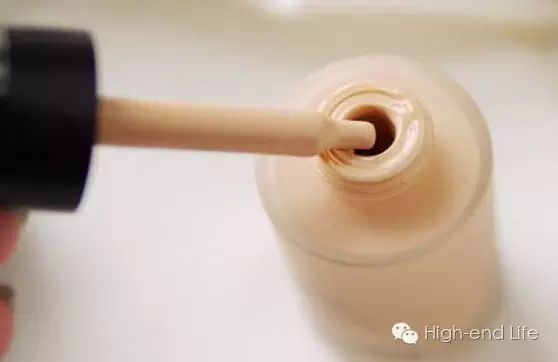 阿玛尼柔亮自然粉底液怎么样_SK-II神仙水使用感受_平价彩妆代替贵妇彩妆