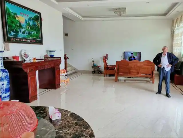 晒晒住了10年的农村房子,婆婆勤劳打理,依旧整洁如新(图2) 农村自建房三层设计_城里姑娘农村婆家生活_楼房装修图片大全农村