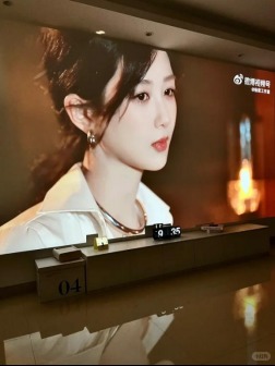 4K高清投影仪选购指南_2025中高端投影仪推荐_投影仪更换灯泡后亮度