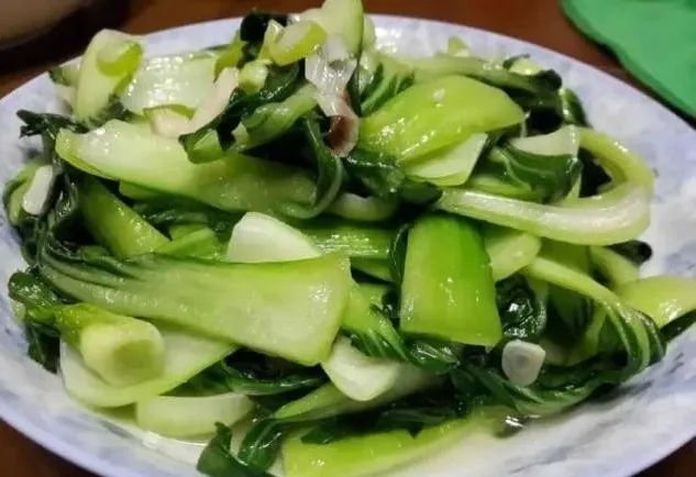 各种素菜做法_西红柿炒鸡蛋做法_手撕包菜做法