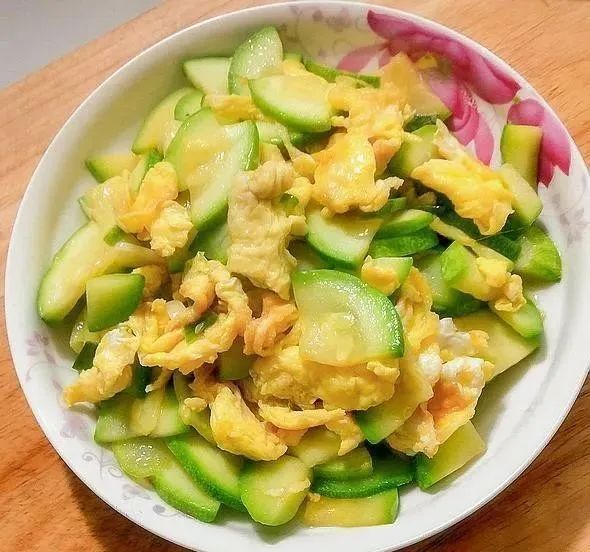 西红柿炒鸡蛋做法_各种素菜做法_手撕包菜做法