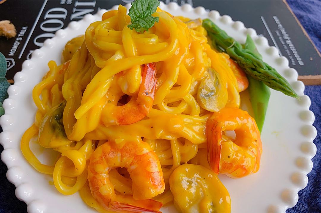 意面做法大全_牛柳芦笋菌菇炒意面_六款意面食谱