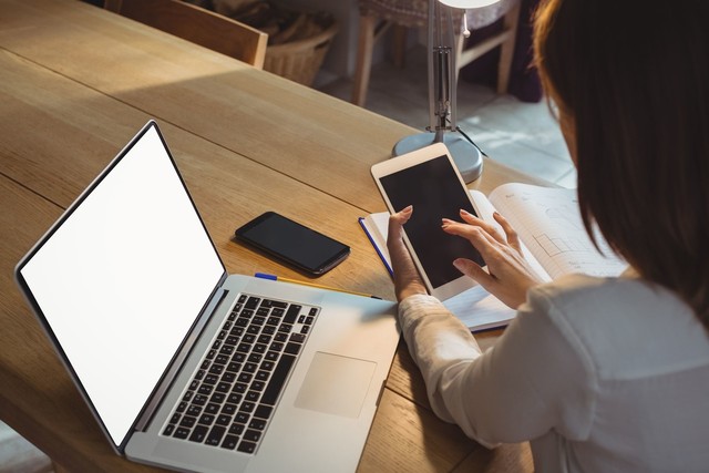 科技的发展反而增加了老师的工作量,背后的原因很荒谬(图2) 科技发展导致教师工作量增加_科技发展弊大的理由_班主任微信工作压力