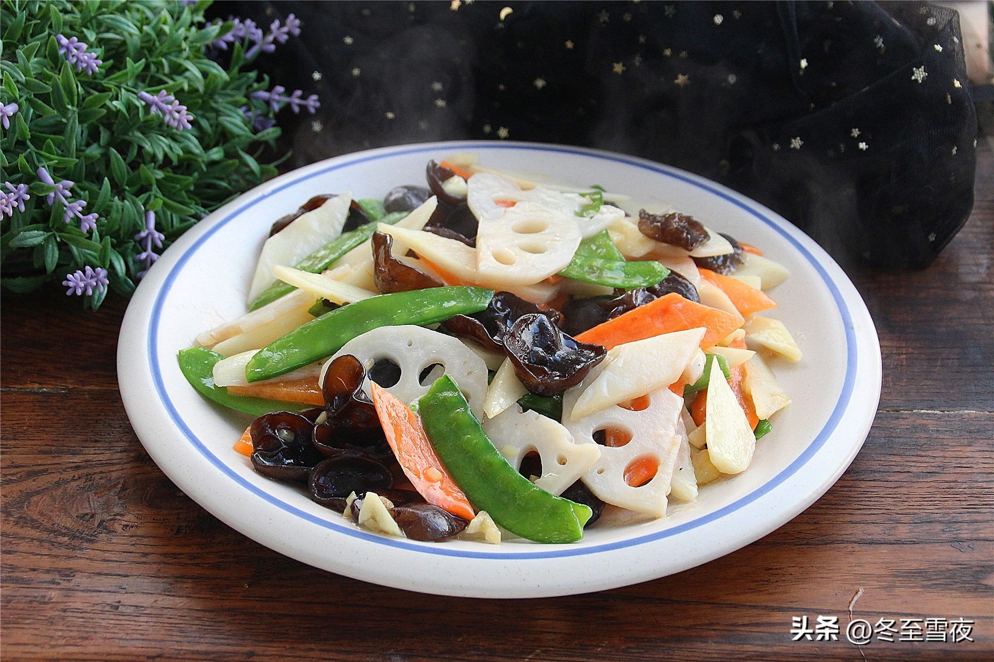 荷塘小炒做法_年夜饭素菜小炒食谱_素菜的做法大全家常菜