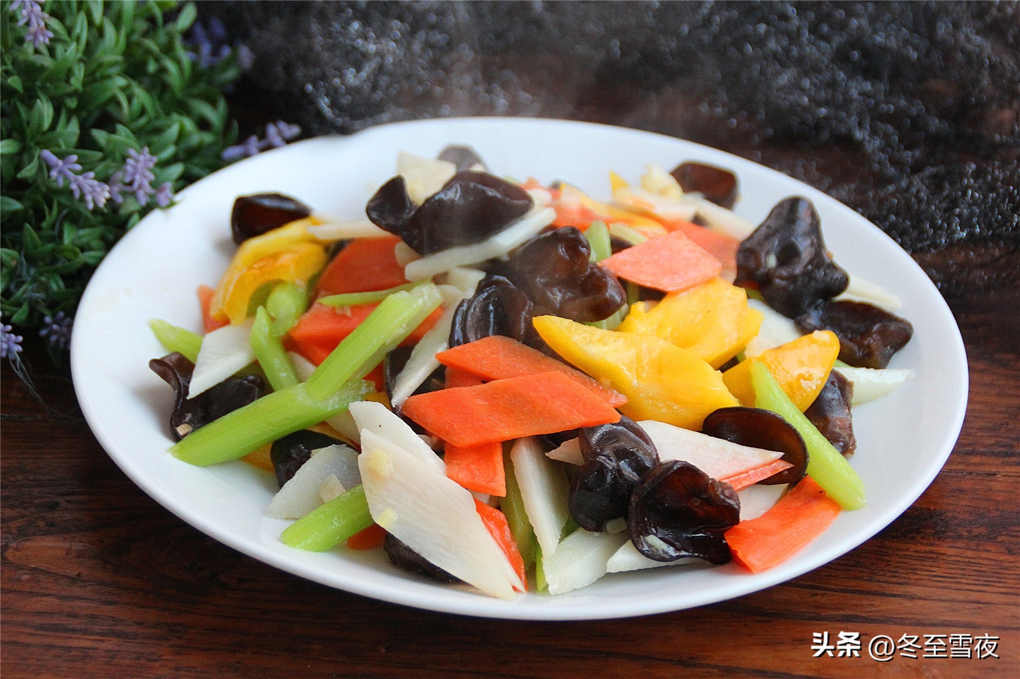 荷塘小炒做法_年夜饭素菜小炒食谱_素菜的做法大全家常菜