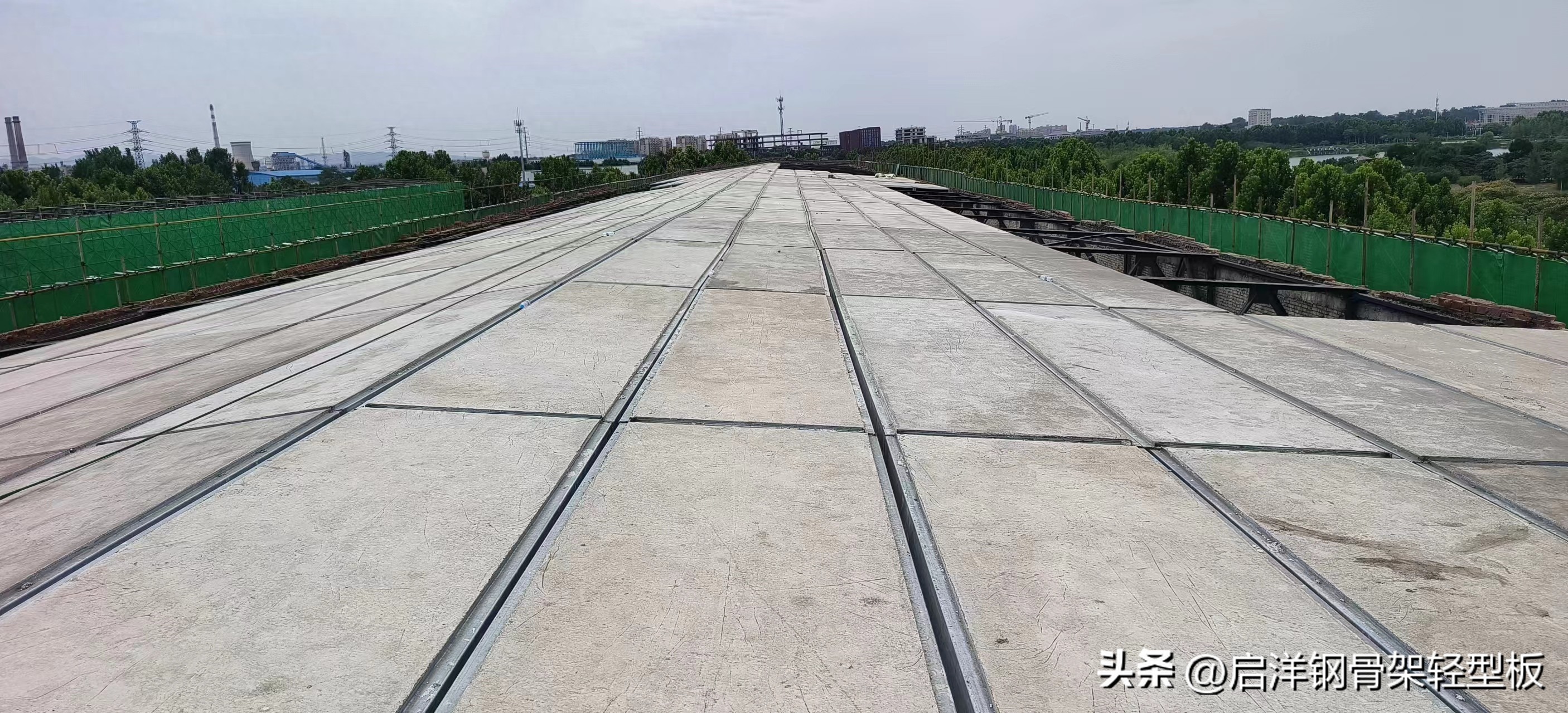 东大板_钢骨架轻型板安装_钢边框保温隔热轻型板