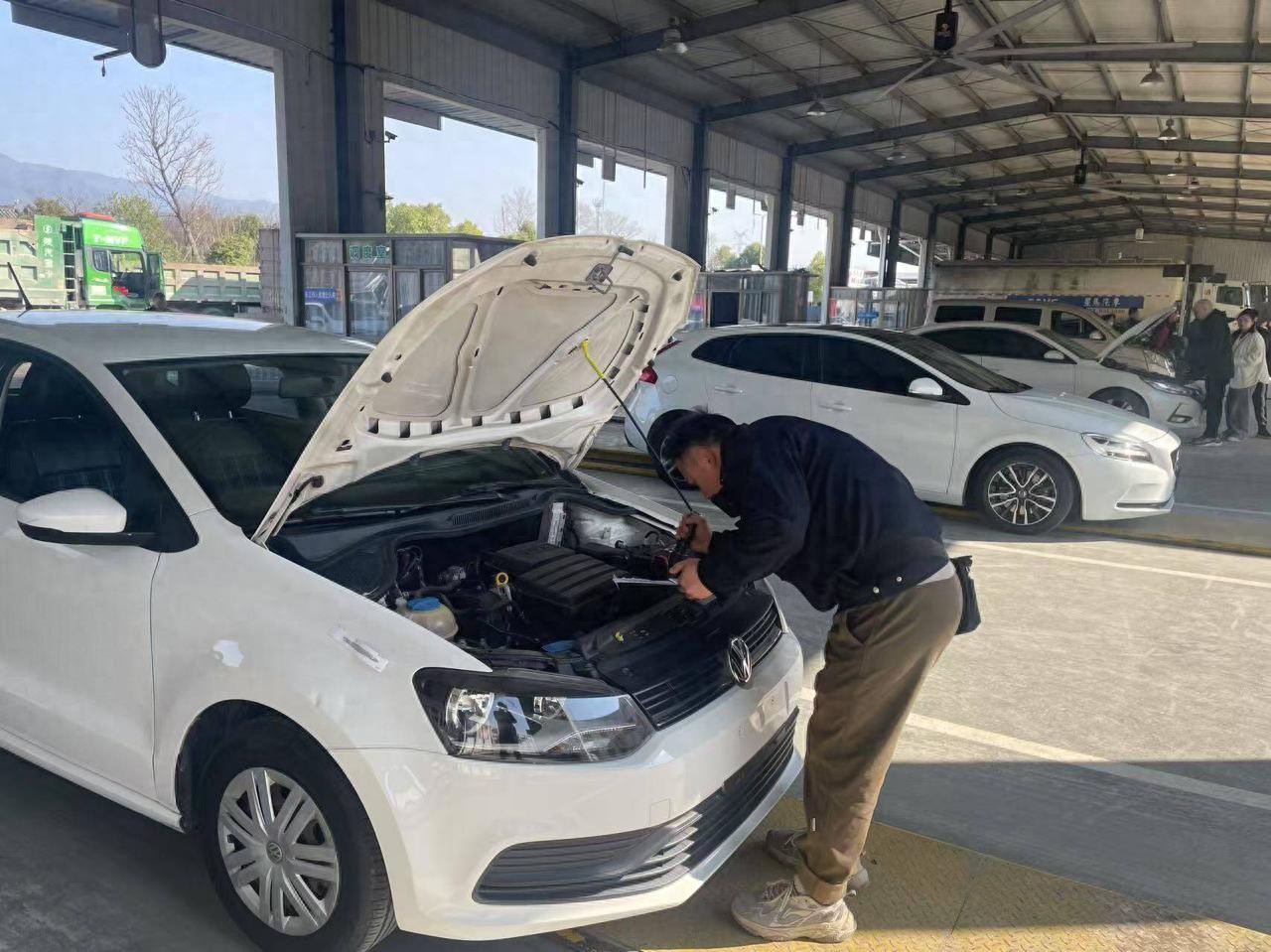 为爱车做个“小手术”换一种心情,汽车改装期待更多选择(图1) 新能源汽车改装市场_车辆改装店_汽车改色膜备案