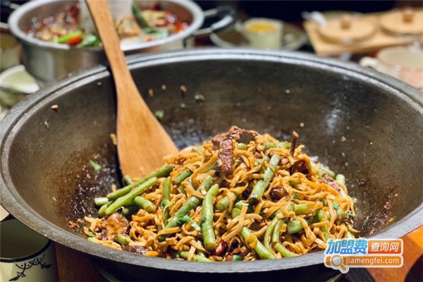 卤大仙铁锅焖面加盟