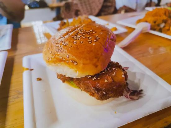 新加坡美食节攻略_新加坡小贩中心米其林美食_新加坡乌节路美食排名