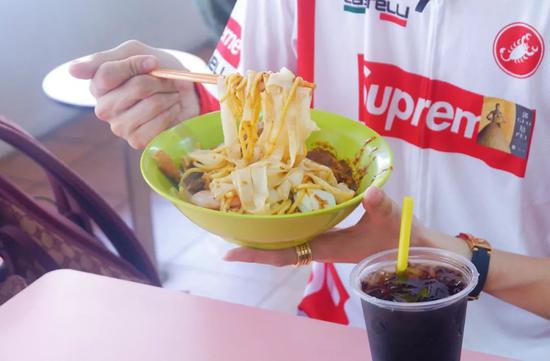 新加坡美食节攻略_新加坡小贩中心米其林美食_新加坡乌节路美食排名