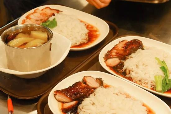 新加坡美食节攻略_新加坡小贩中心米其林美食_新加坡乌节路美食排名