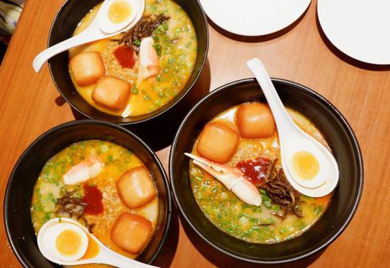 新加坡小贩中心米其林美食_新加坡美食节攻略_新加坡乌节路美食排名