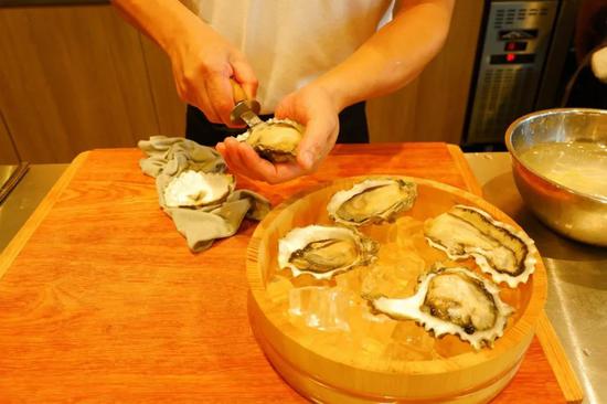 新加坡小贩中心米其林美食_新加坡美食节攻略_新加坡乌节路美食排名