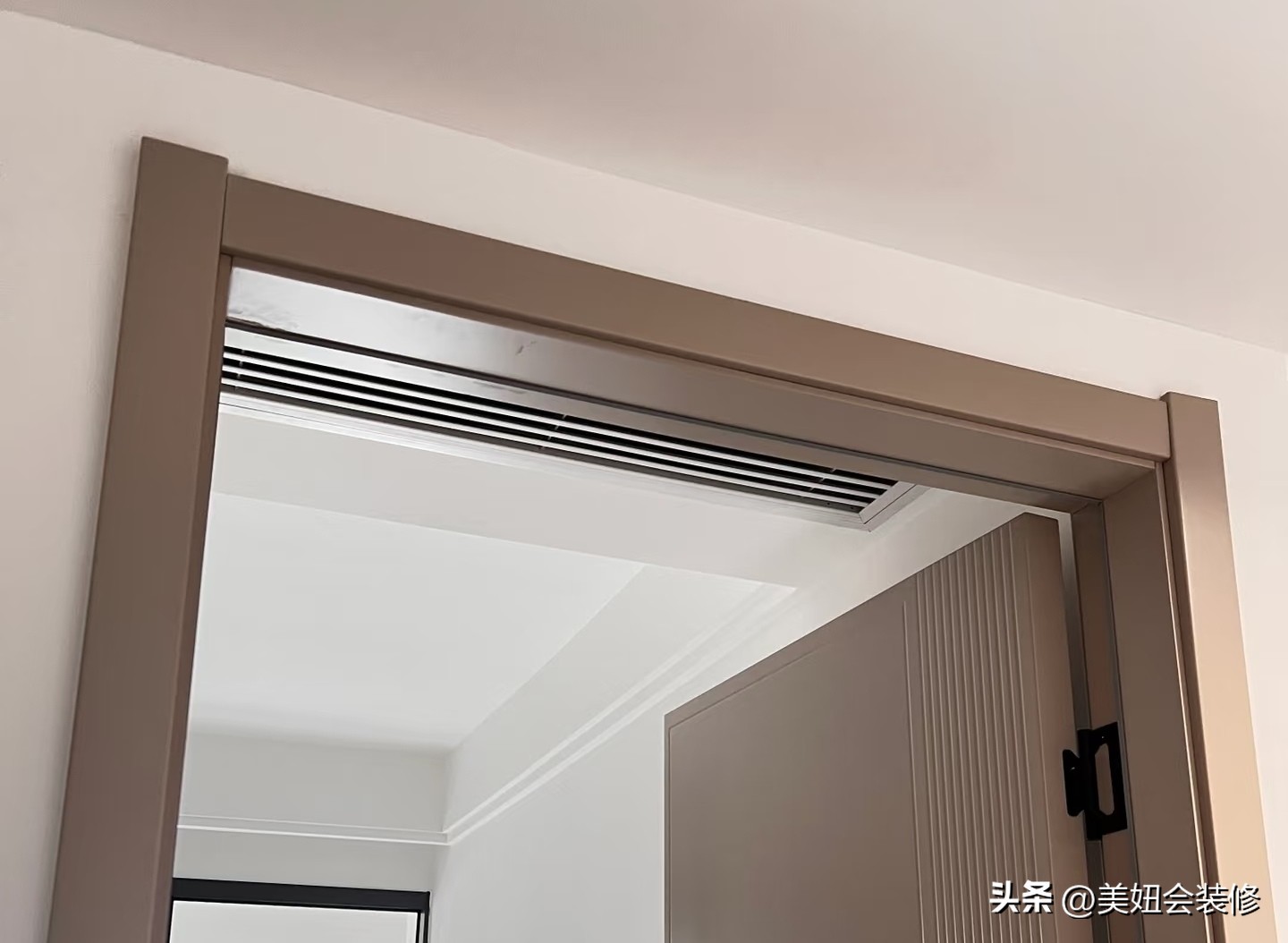 门套怎样做才好看?小细节决定大颜值,这篇门套避坑攻略值得看!(图14) 门套拼接方式45度拼_中门户型装修_门套设计要点